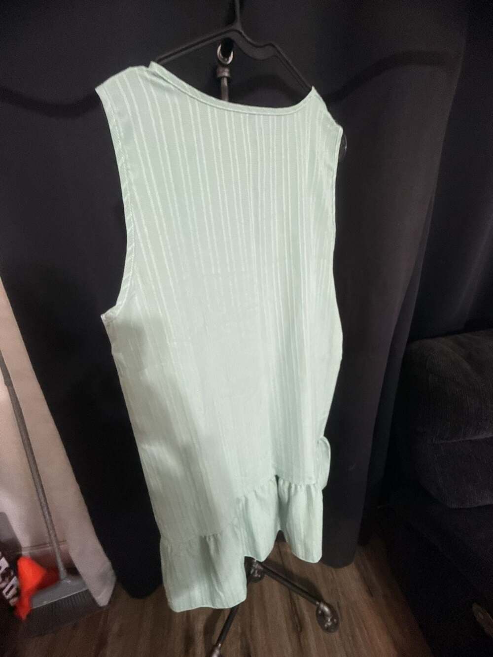 Unbranded Women Dress Size XL Green Sleeveless Button Down Ruffle Hem - Picture 2 of 3